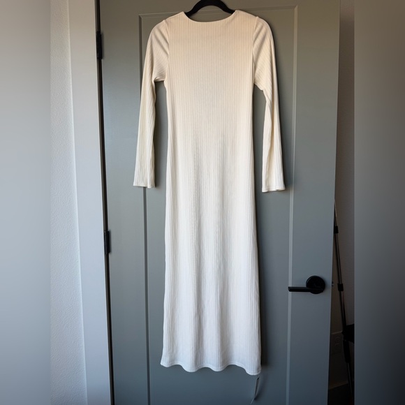 Reformation Dresses & Skirts - Reformation Cream Long Sleeve Dress